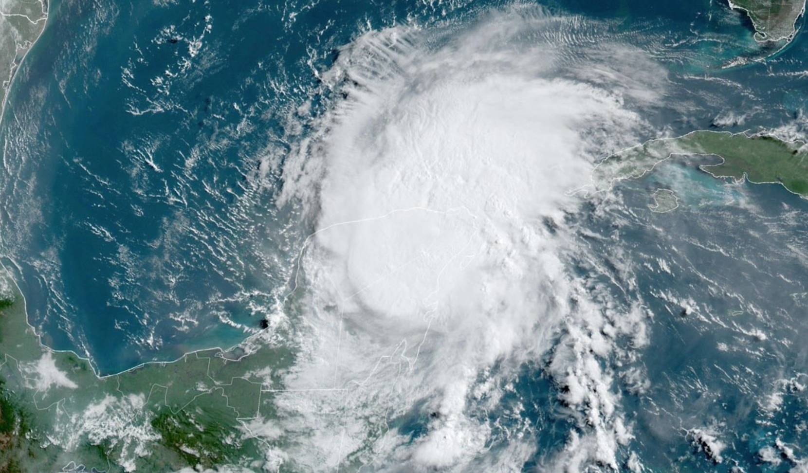 Ciclón Beryl se aleja de México